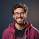 Emprendedor exitoso que utiliza servicios de consultoría financiera